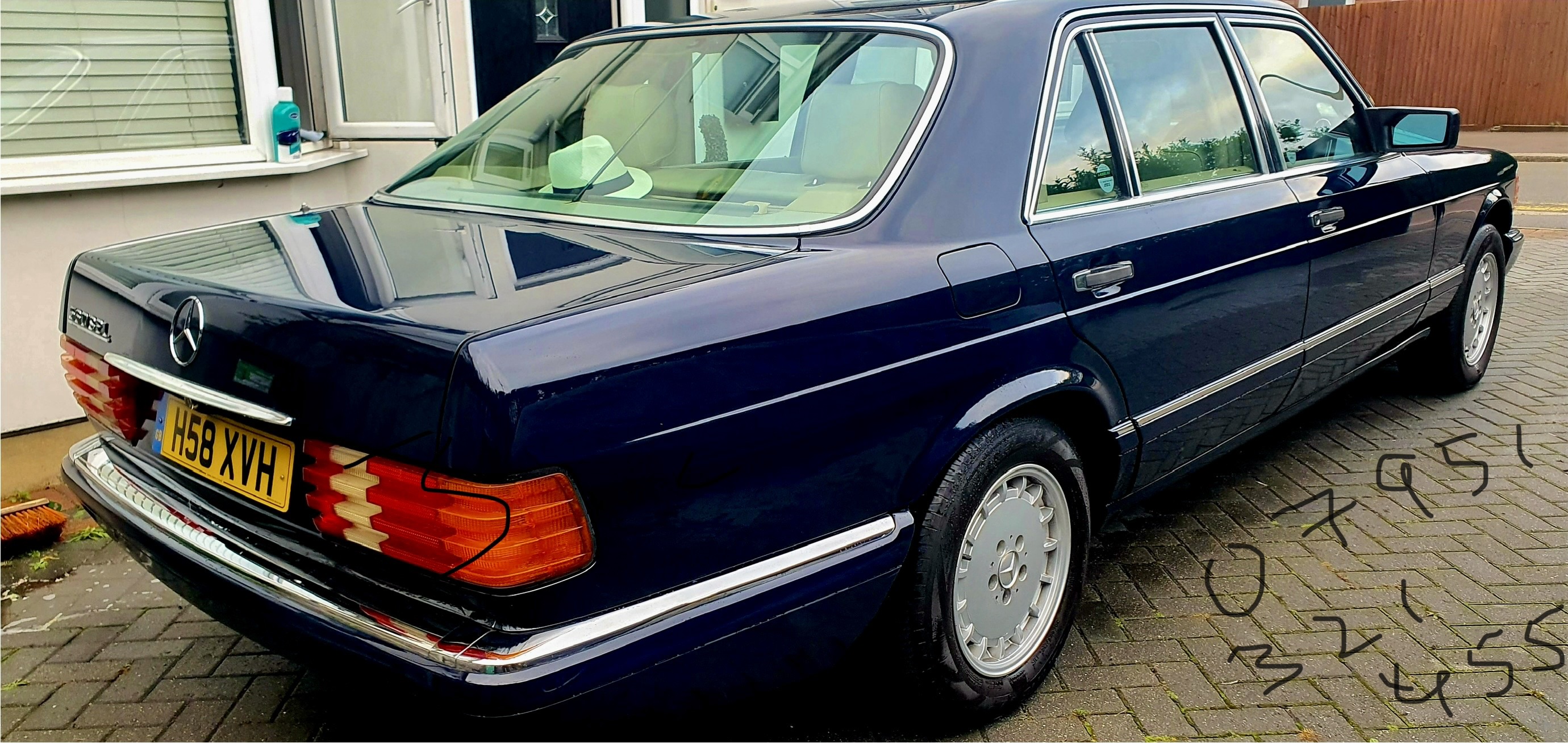 Rolls-Royce and Mercedes-Benz classic cars